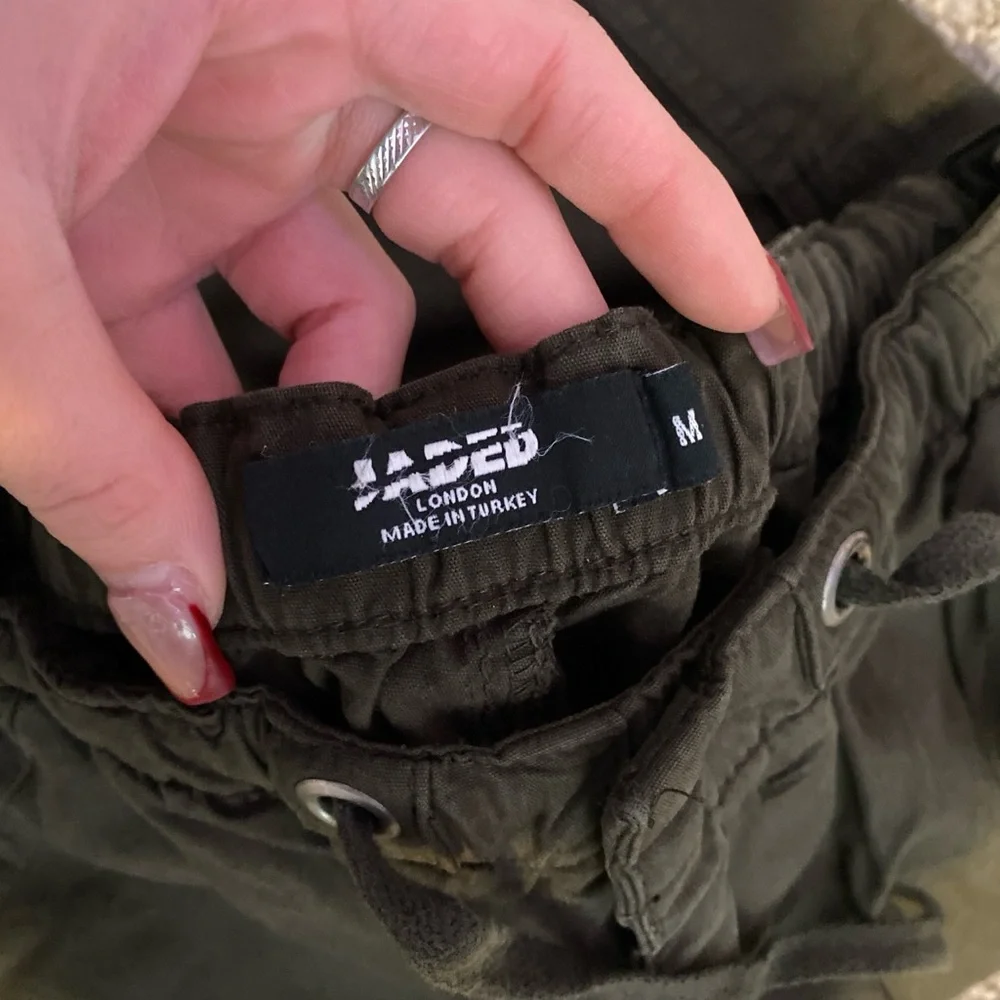 Jaded London size medium army green or khaki parachute cargo pants - Picture 4 of 4